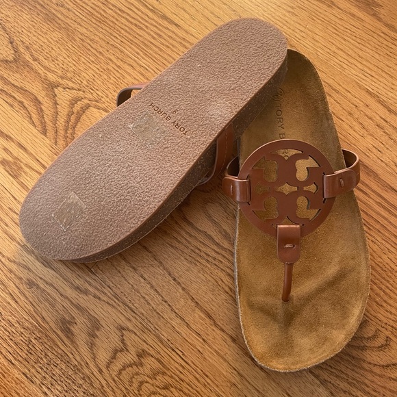 NEW IN BOX size 9 Tory Burch Sandals - Picture 1 of 1